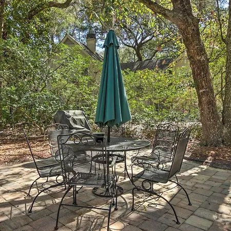 Family-Friendly Hilton Head Home, Walk To Beach!